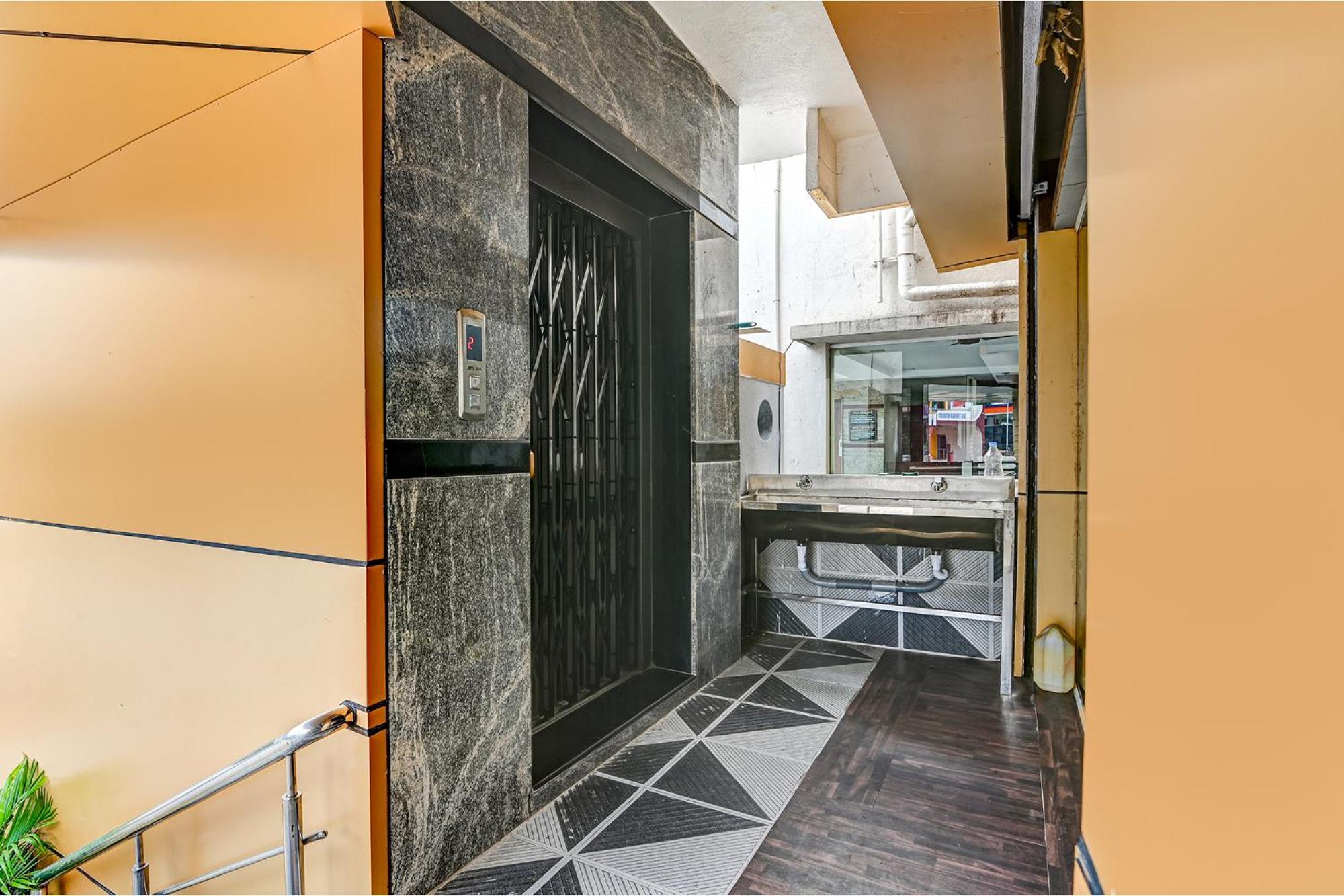 Fabhotel Srinivasa Guest House Tirupati Exterior photo